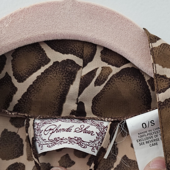 Gorgeous sexy giraffe print robe.  Long flowing sleeves OS - Picture 3 of 4